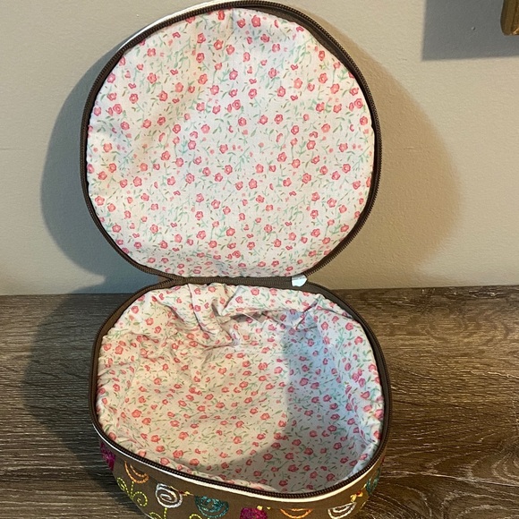 NATURAL LIFE Brown Embroidered Cosmetic Travel Bag Pouch 7.5x3 Like New!! - Picture 4 of 6